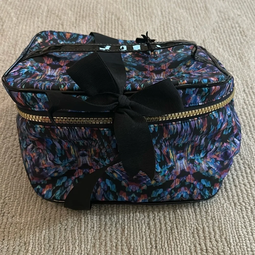 Nicole Miller multicolor cosmetic bag​